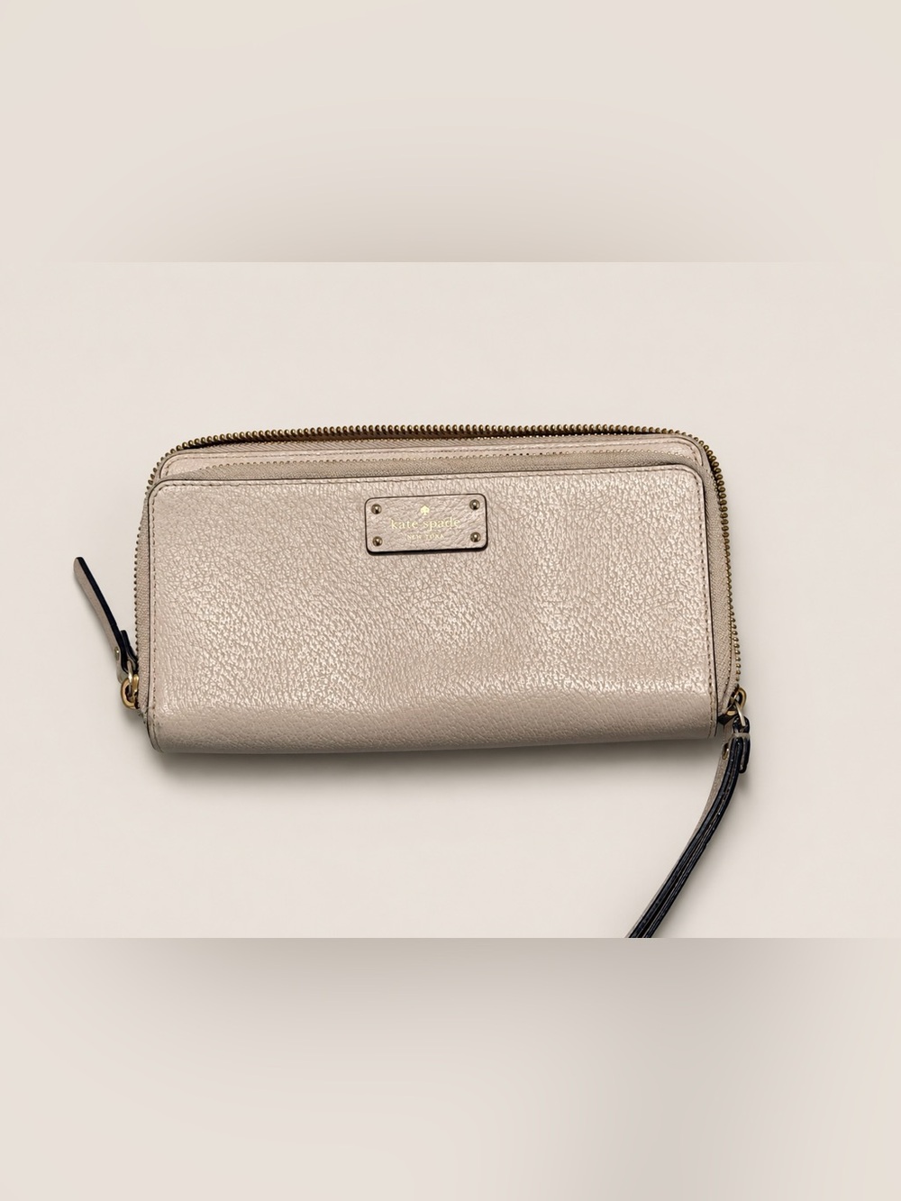 Kate Spade New York Zip-Around Wallet – Cream